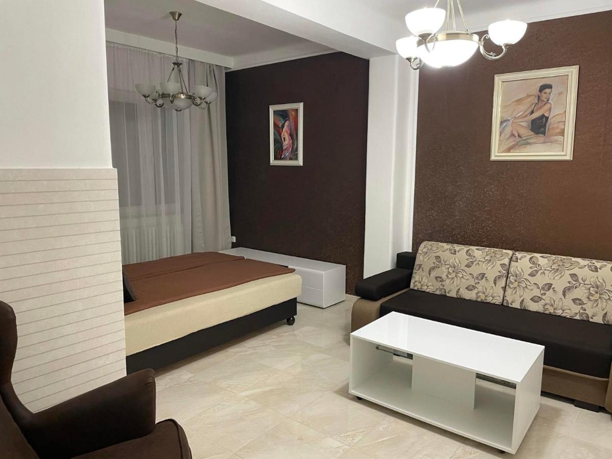 Adam Apartman Hajdúszoboszló Exterior foto