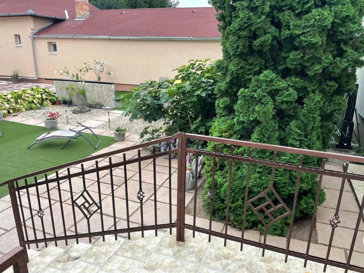 Adam Apartman Hajdúszoboszló Exterior foto